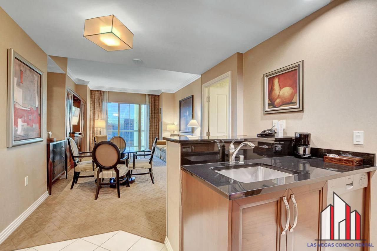 Signature 2br3ba F1 View Balcony Ste 30-719 And 21 Holiday home Las Vegas