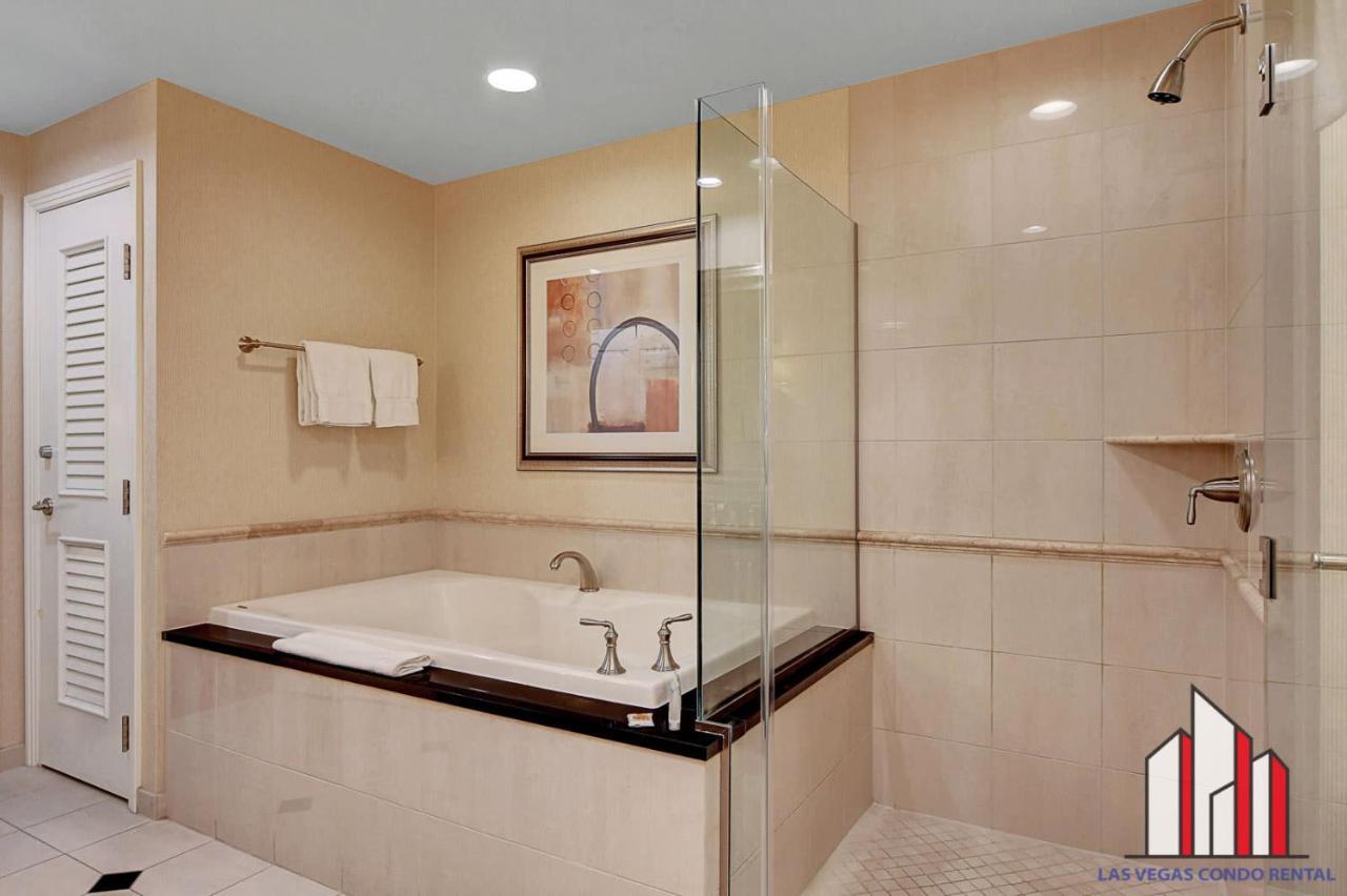 Signature 2br3ba F1 View Balcony Ste 30-719 And 21 Holiday home Las Vegas